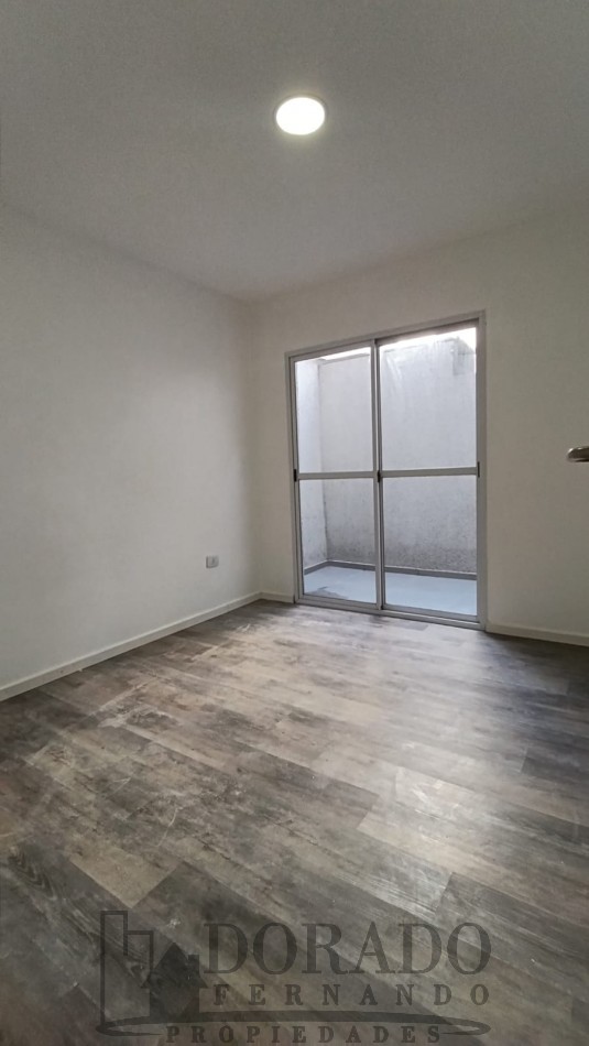 2 Ambientes Planta Baja con Gran Patio y Parrilla