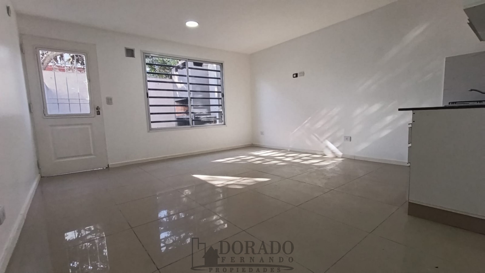 2 Ambientes Planta Baja con Gran Patio y Parrilla