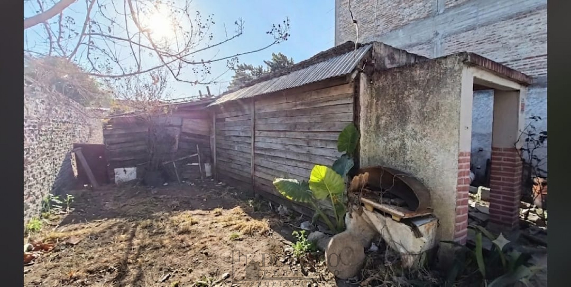 CASA + GALPON LOTE 10 X 25