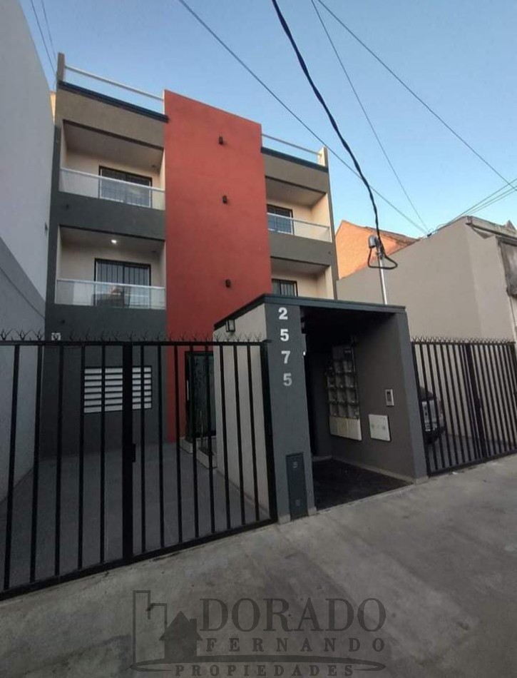 2 Ambientes Planta Baja con Gran Patio y Parrilla