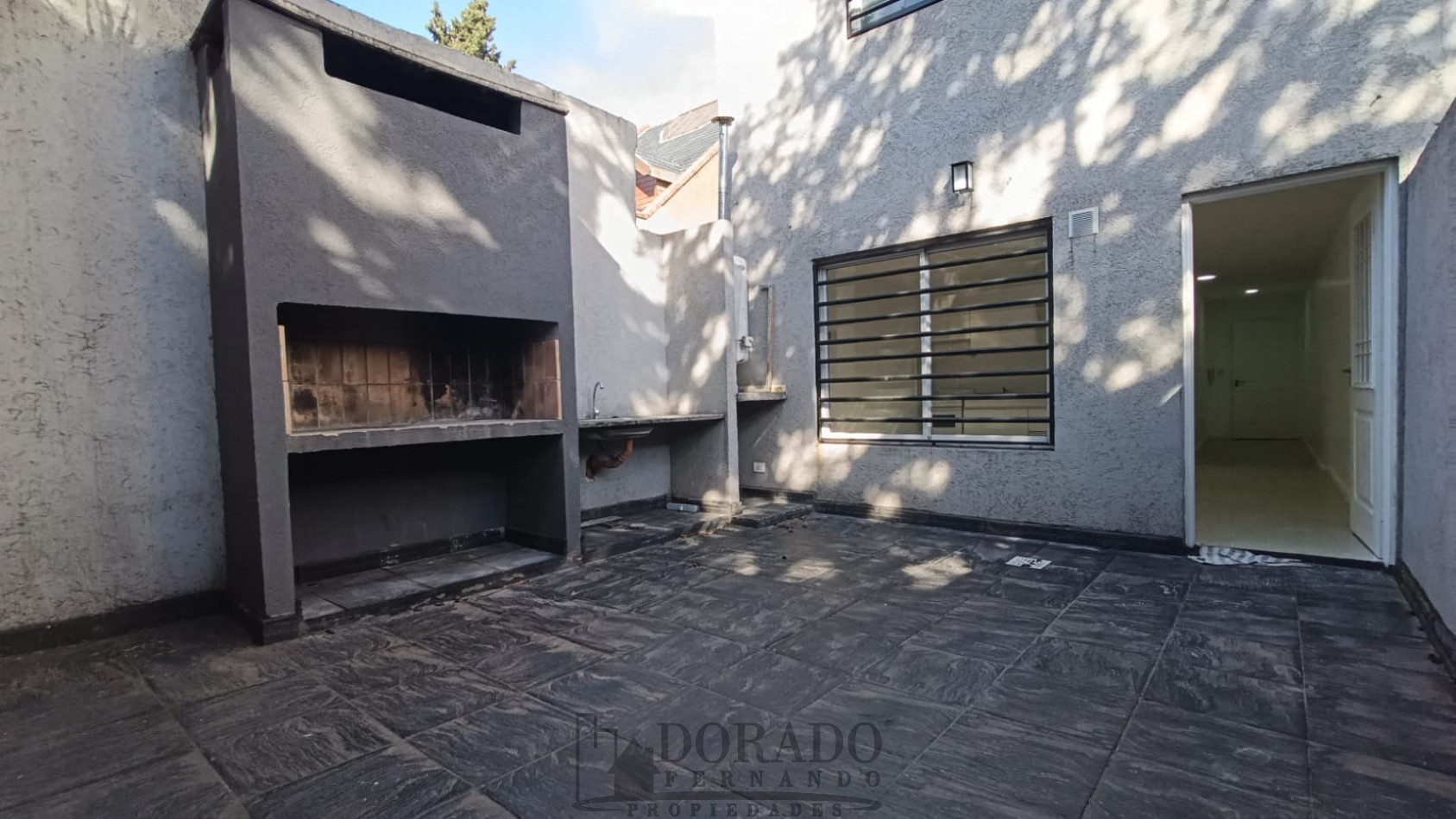 2 Ambientes Planta Baja con Gran Patio y Parrilla