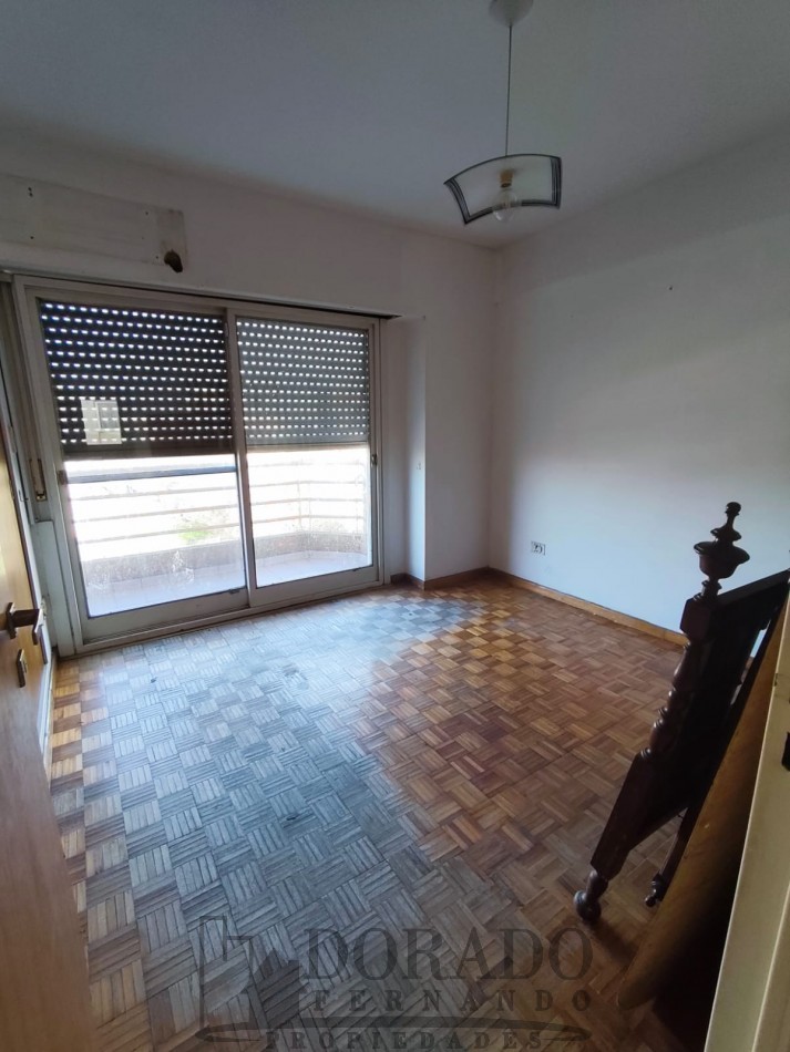 HERMOSO SEMIPISO 3 AMBIENTES FRENTE A PLAZA SAN MARTIN