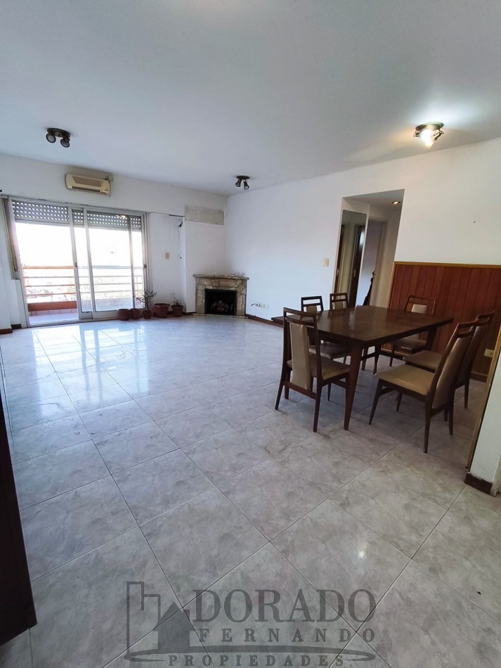 HERMOSO SEMIPISO 3 AMBIENTES FRENTE A PLAZA SAN MARTIN