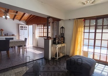 IMPORTANTE PROPIEDAD GALPON + 3 CASAS